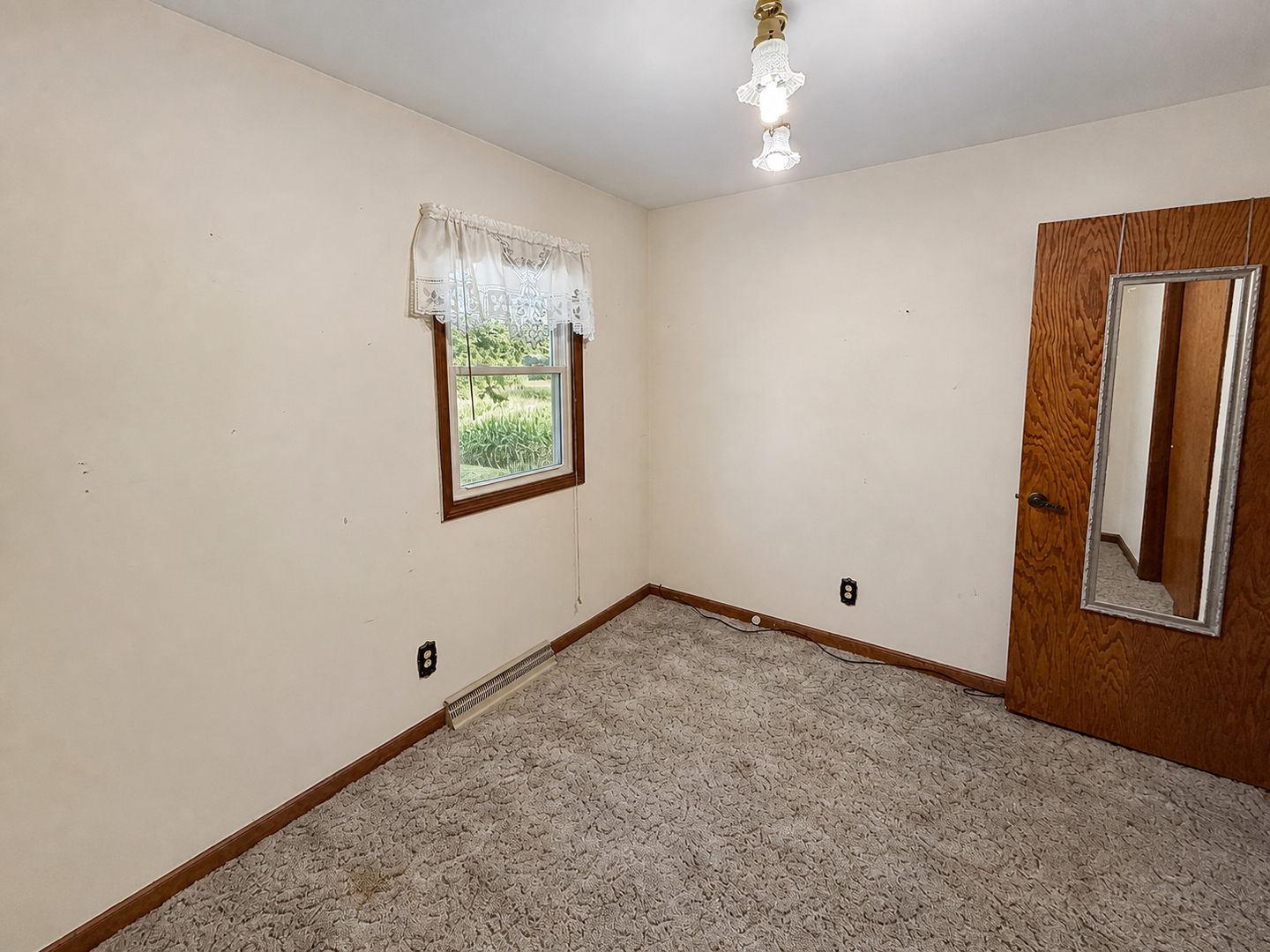 437 E 11th Street Property Photo 29