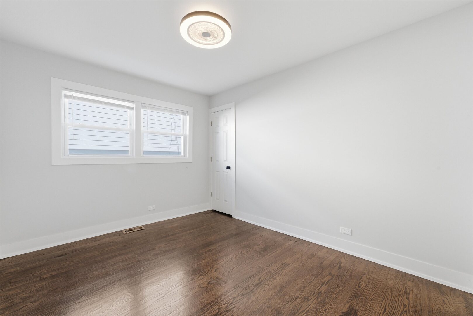 657 E 100th Place Property Photo 17