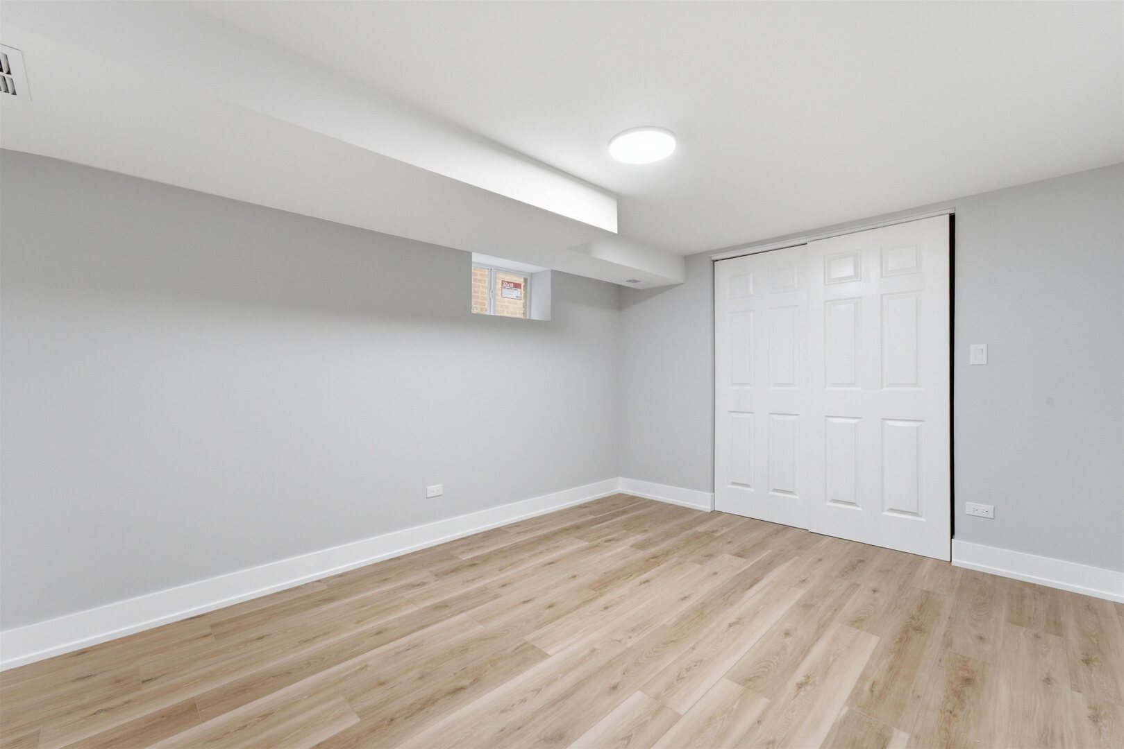 657 E 100th Place Property Photo 19