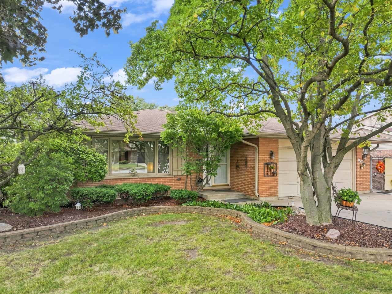 3310 Plum Grove Drive Property Photo 1