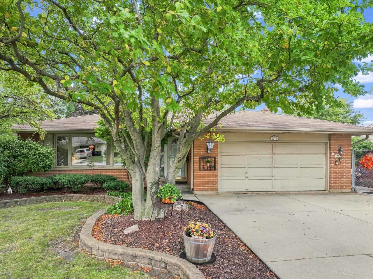3310 Plum Grove Drive Property Photo 2