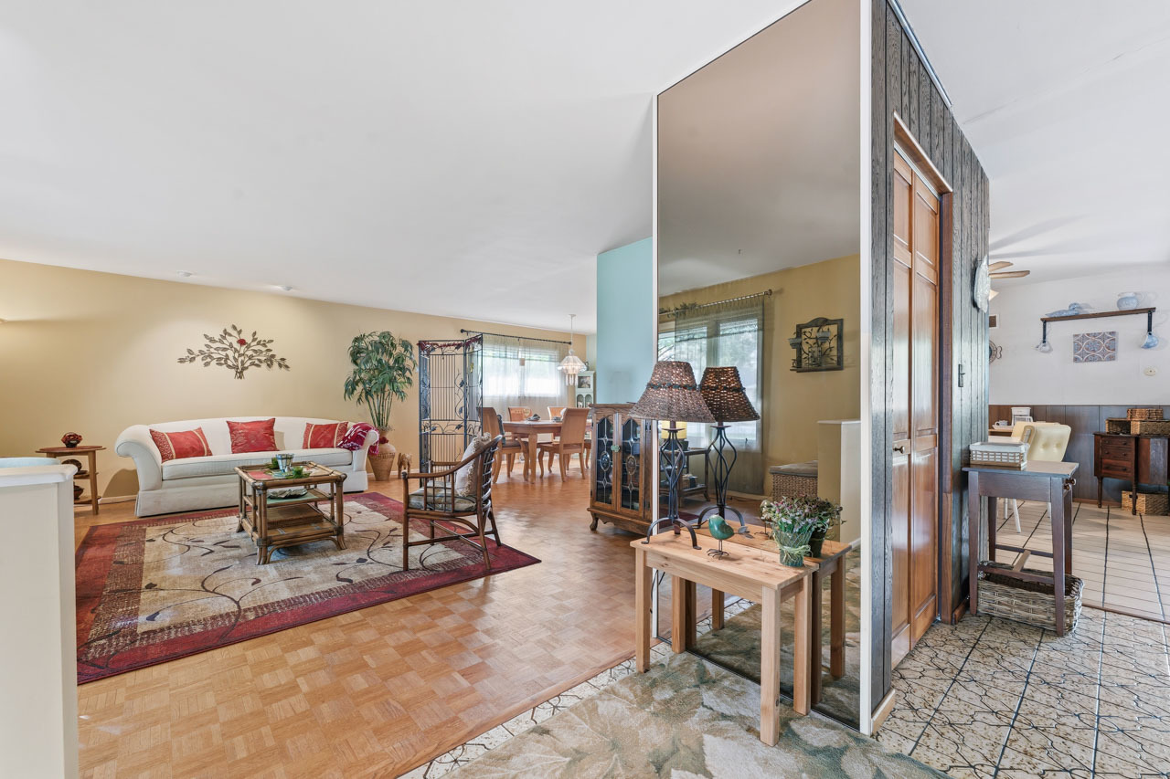 3310 Plum Grove Drive Property Photo 8