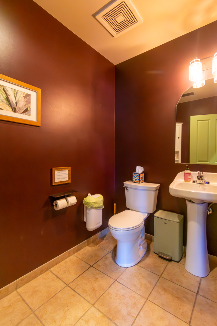 1355 W Washington Boulevard 1 Property Photo 7