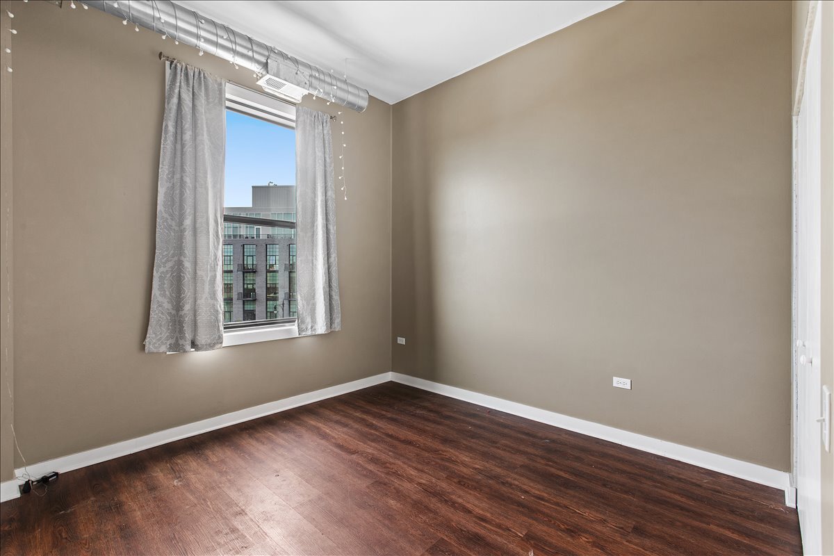 4015 N Milwaukee Avenue 416 Property Photo 13