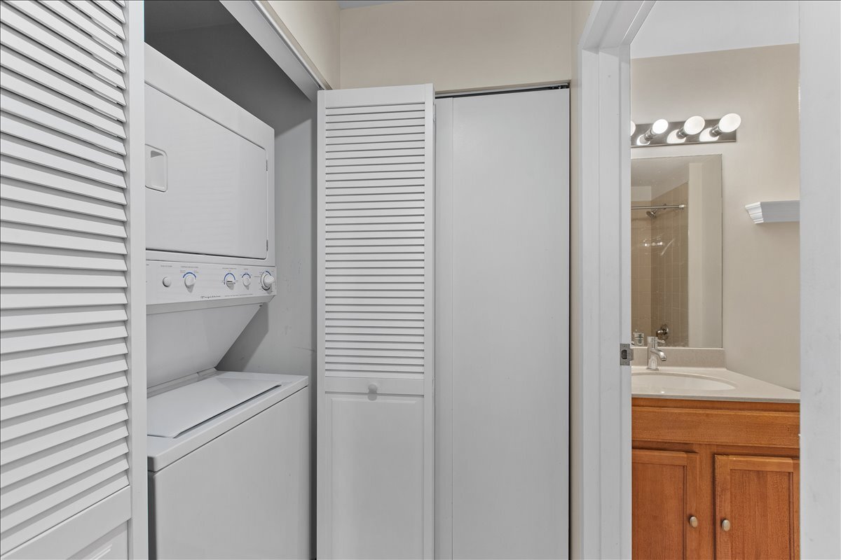 4015 N Milwaukee Avenue 416 Property Photo 17