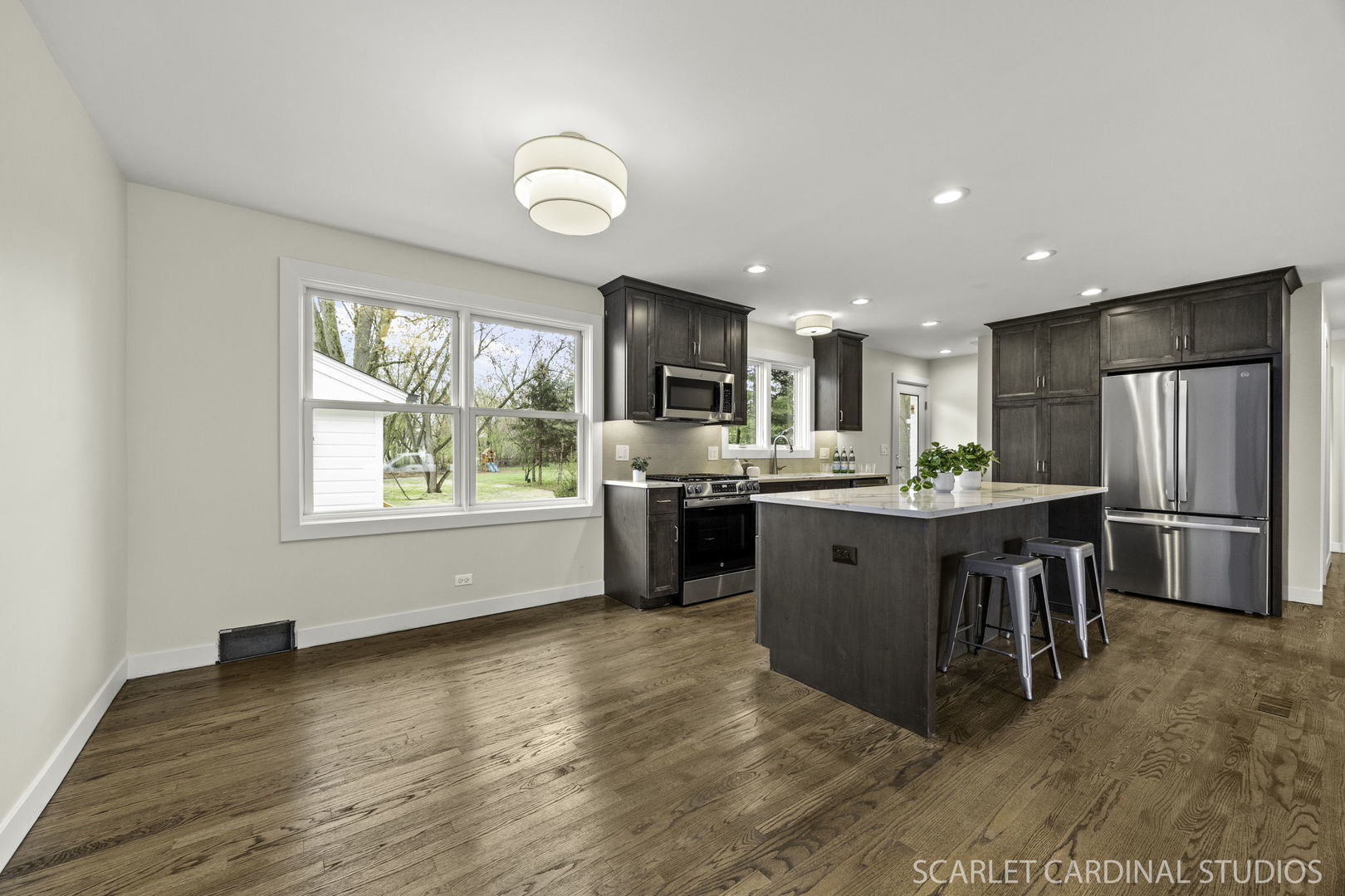 1526 E Forest Avenue Property Photo 8