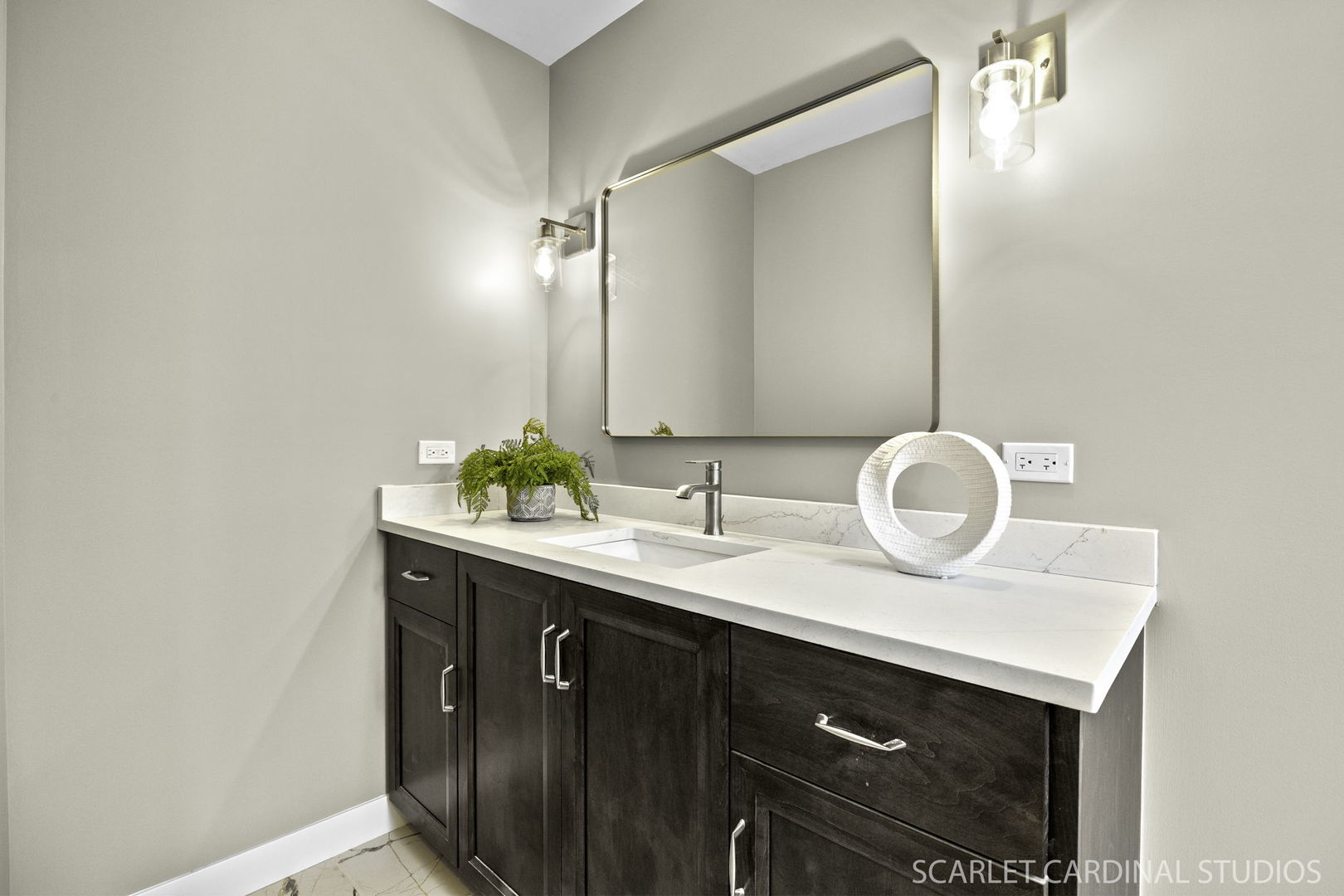 1526 E Forest Avenue Property Photo 16