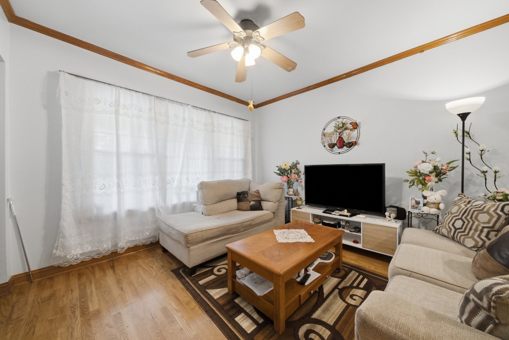 4746 N Karlov Avenue Property Photo 7