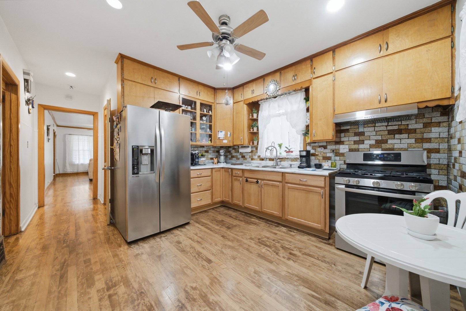 4746 N Karlov Avenue Property Photo 13