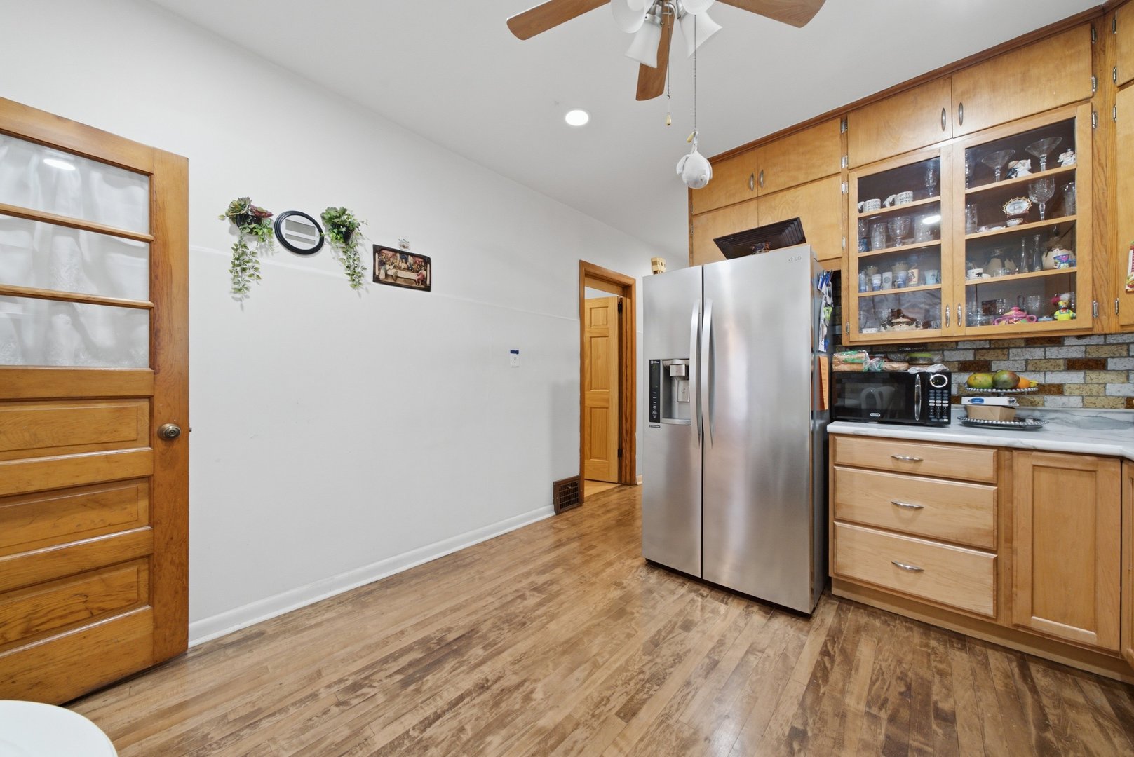 4746 N Karlov Avenue Property Photo 14