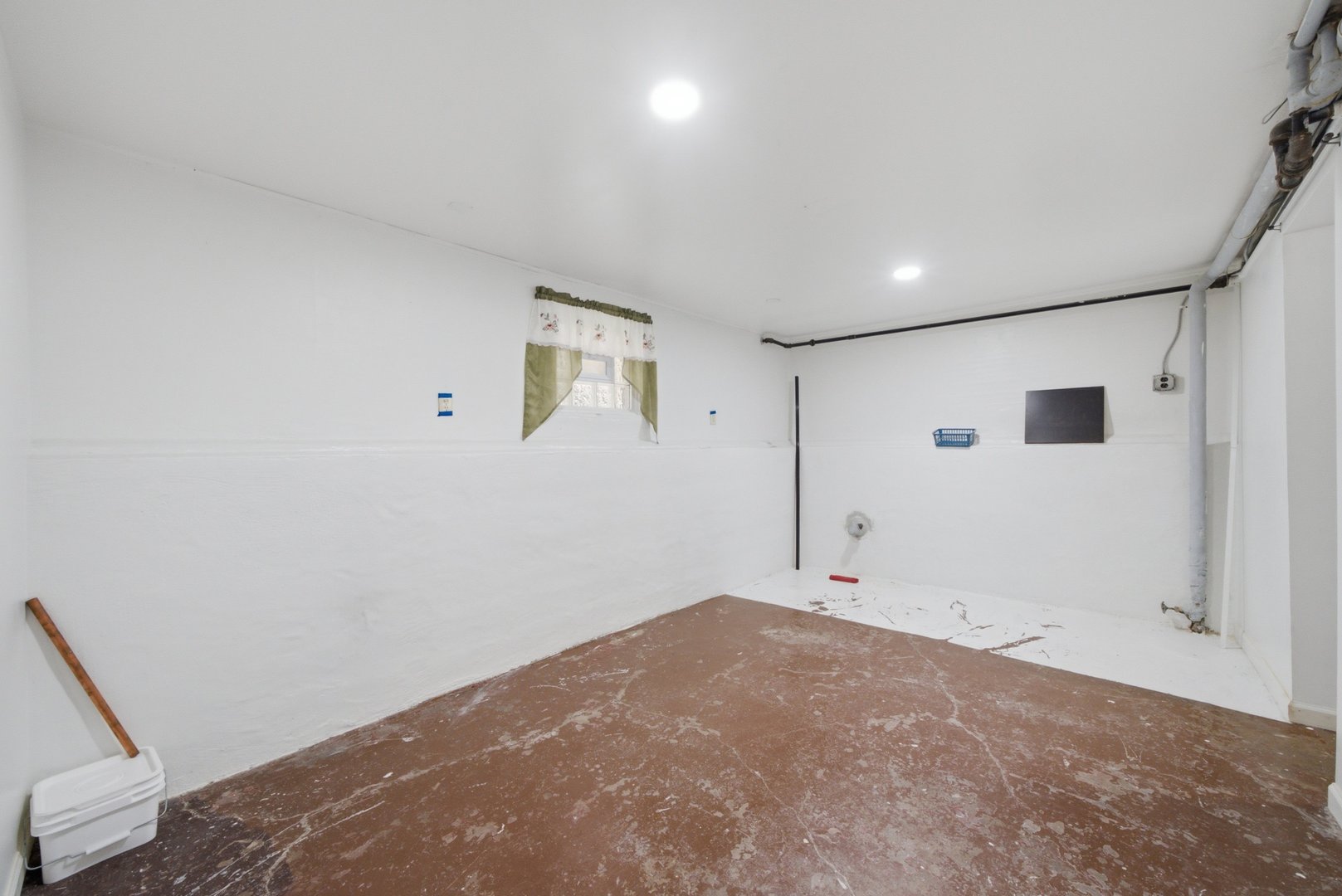 4746 N Karlov Avenue Property Photo 24