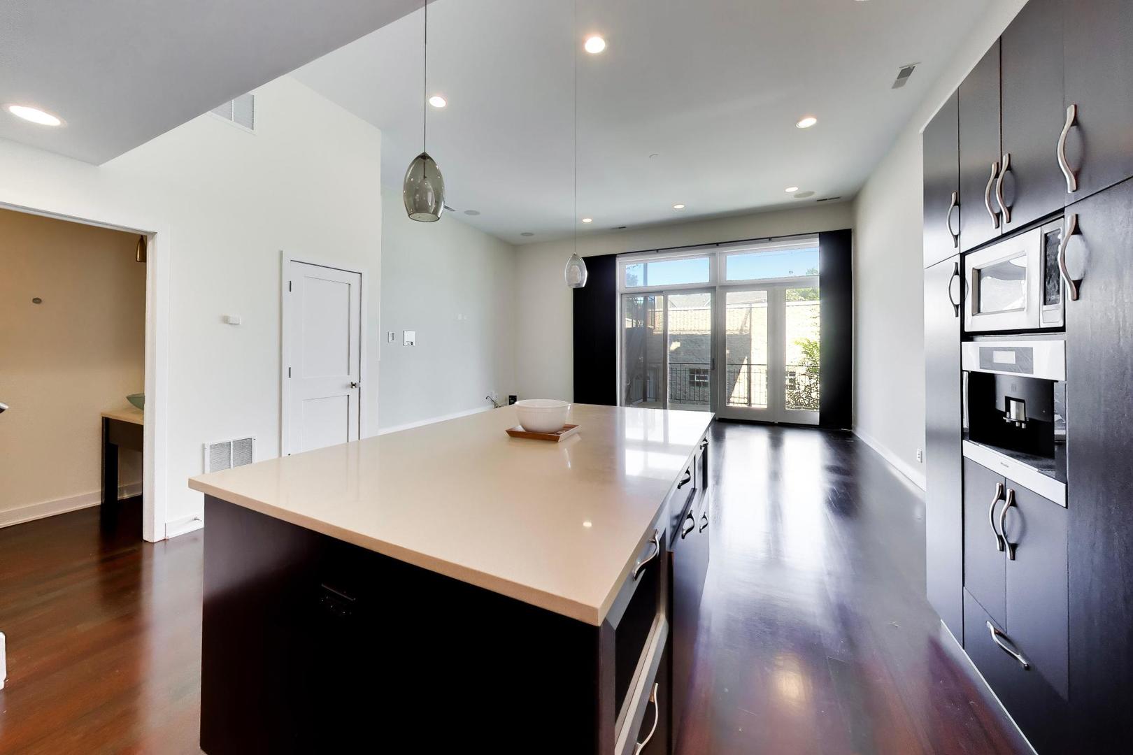 3045 N Clybourn Avenue 2 Property Photo 11