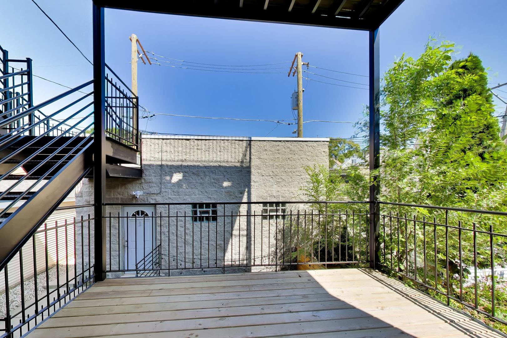 3045 N Clybourn Avenue 2 Property Photo 27