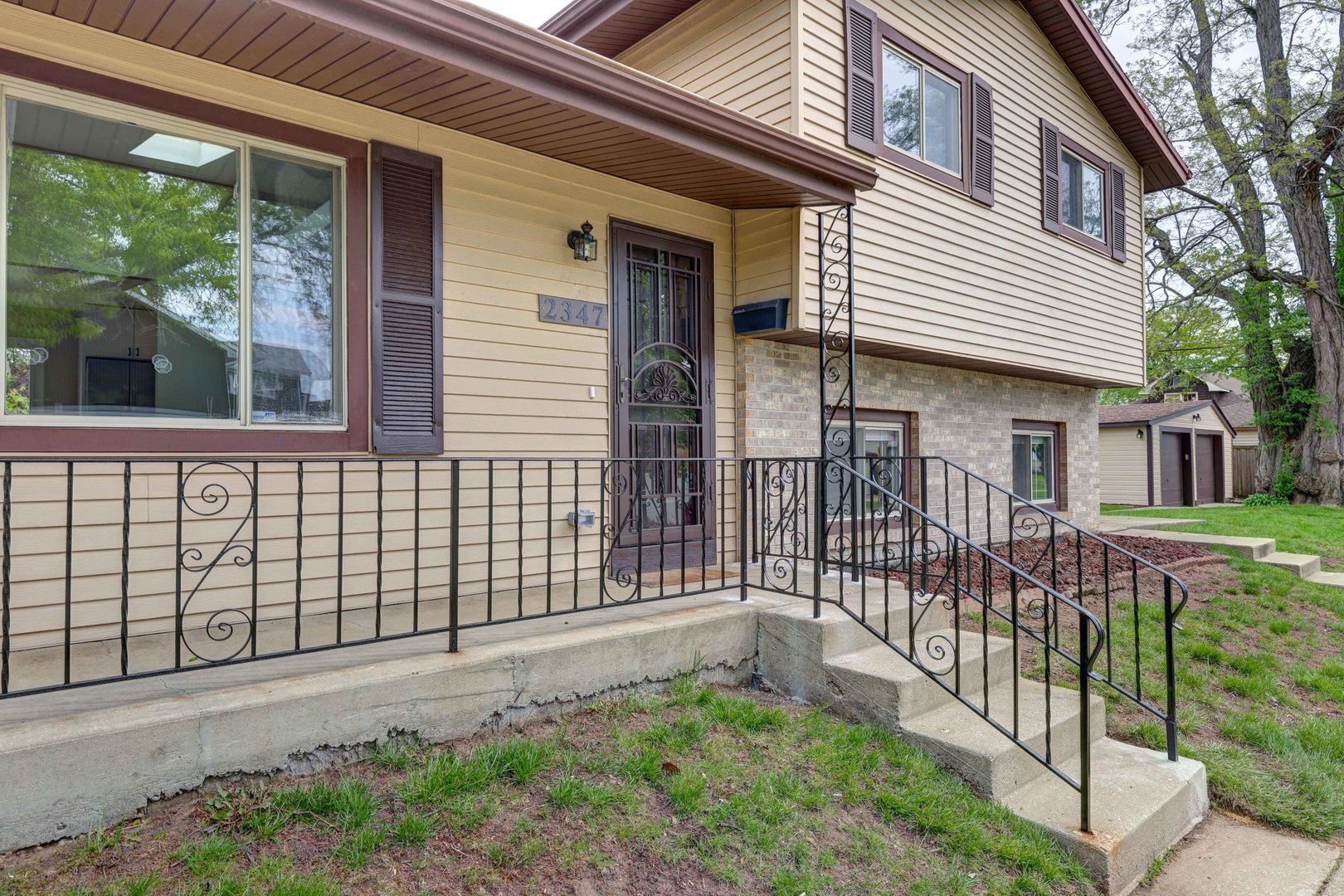 2347 S 17th Avenue Property Photo 4