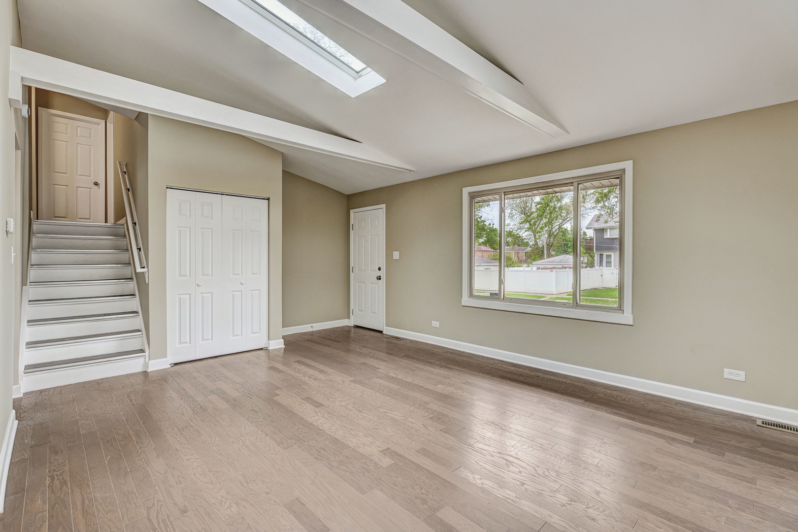 2347 S 17th Avenue Property Photo 5