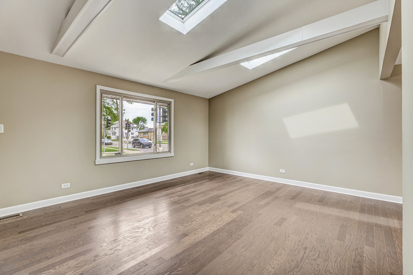 2347 S 17th Avenue Property Photo 6