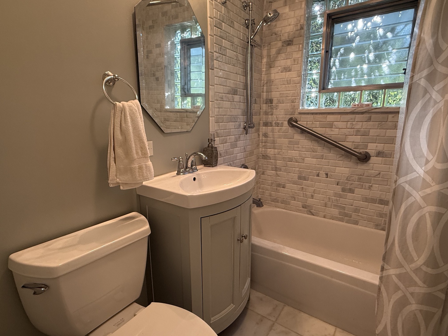 525 7th Avenue Property Photo 8