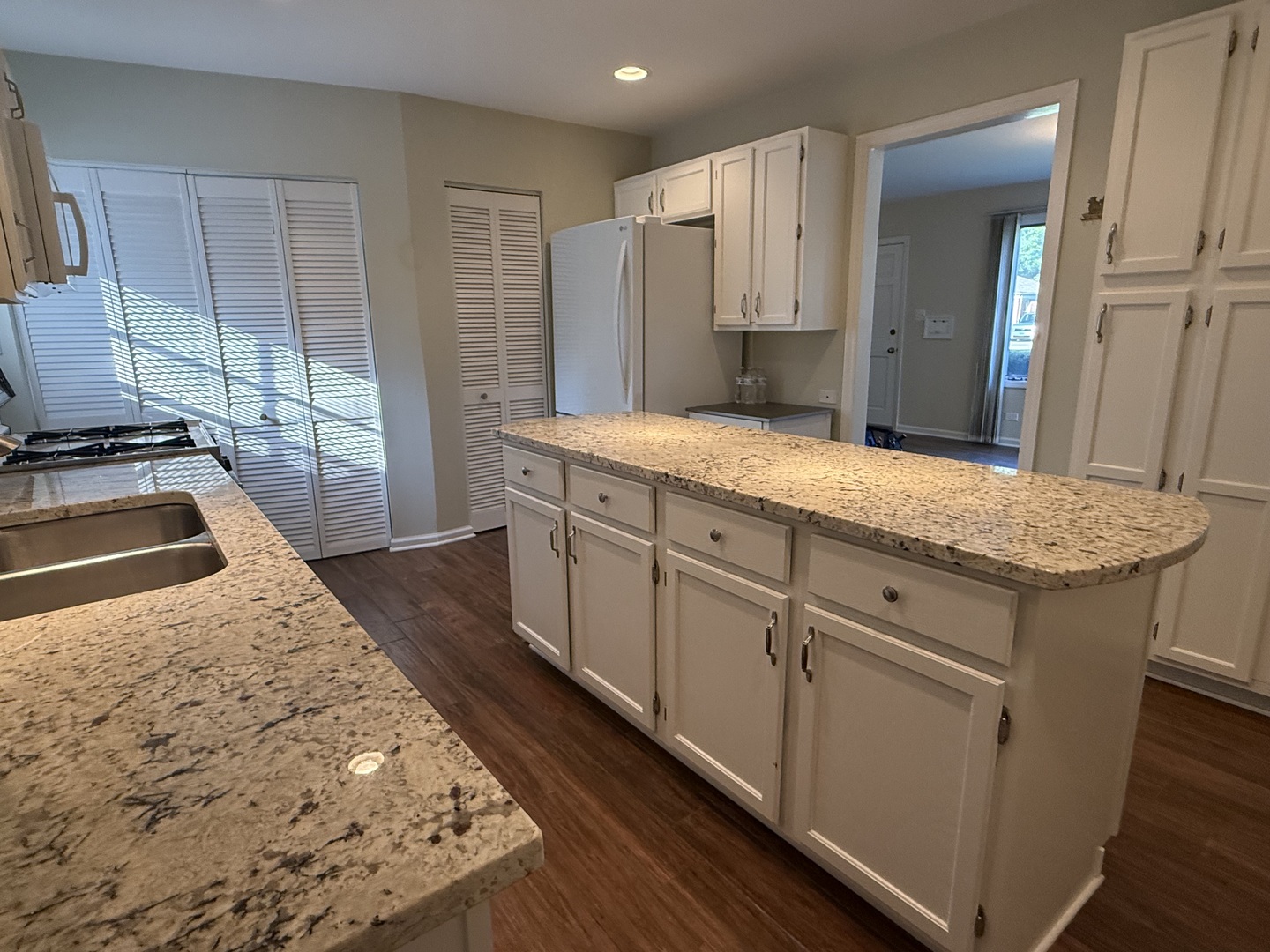 525 7th Avenue Property Photo 10