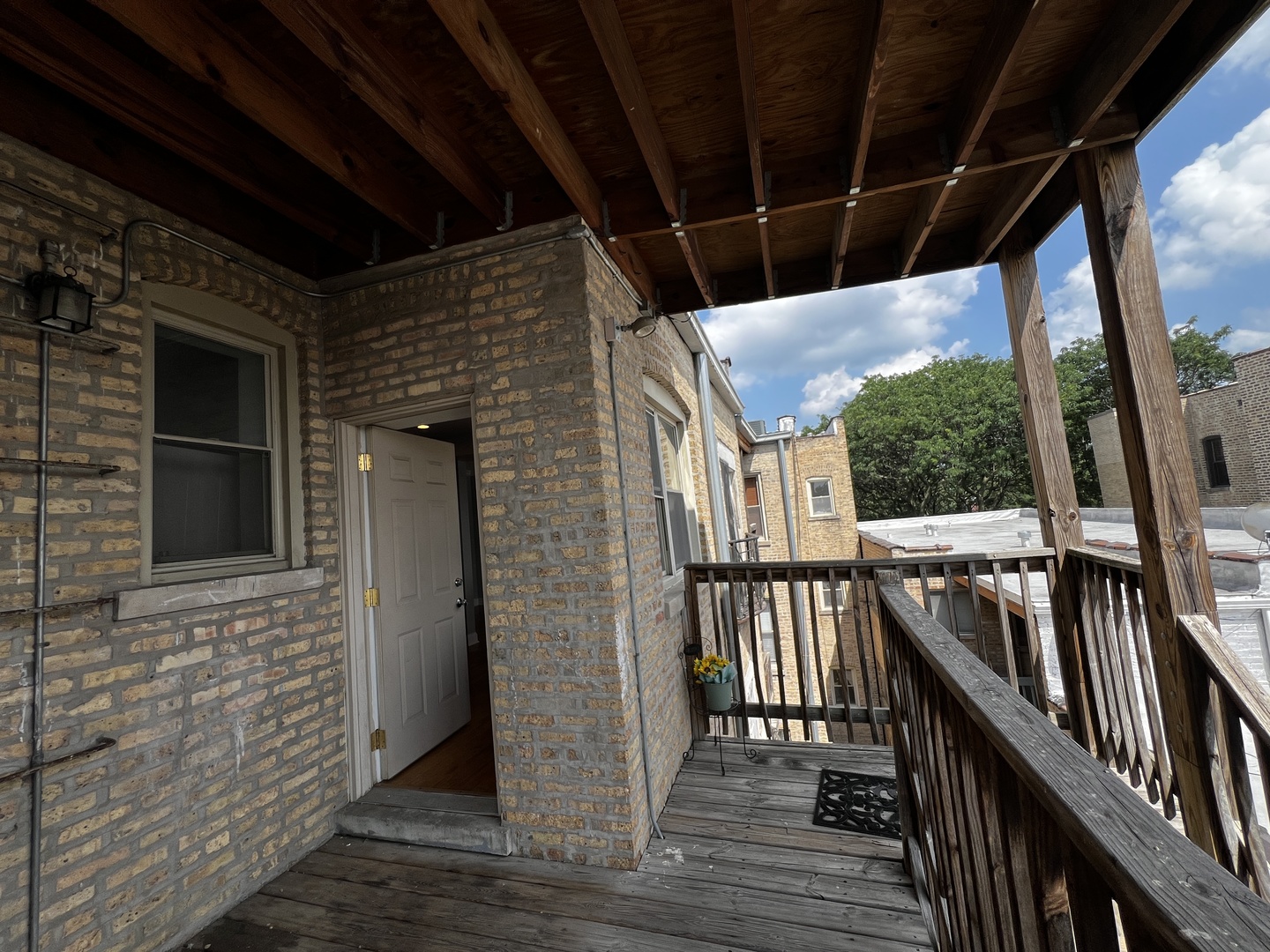 2707 W Glenlake Avenue 3 Property Photo 18
