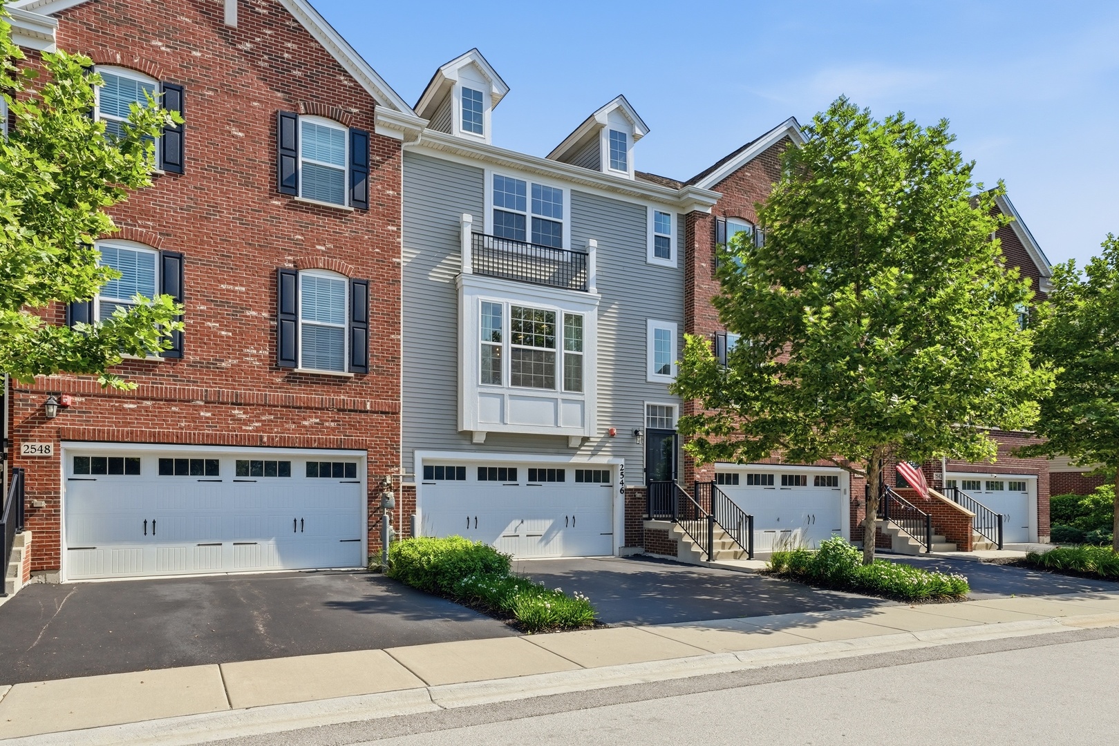 2546 Huntleigh Lane Property Photo 1