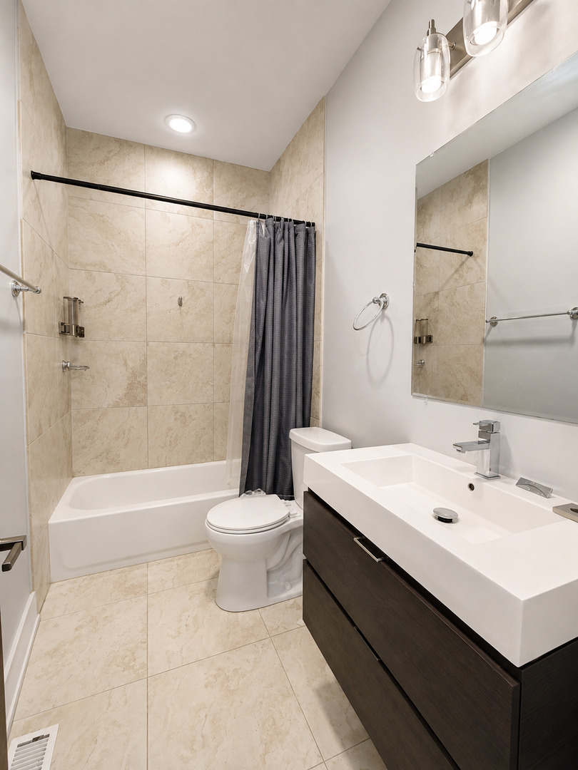 1149 W 17th Street 1 Property Photo 12