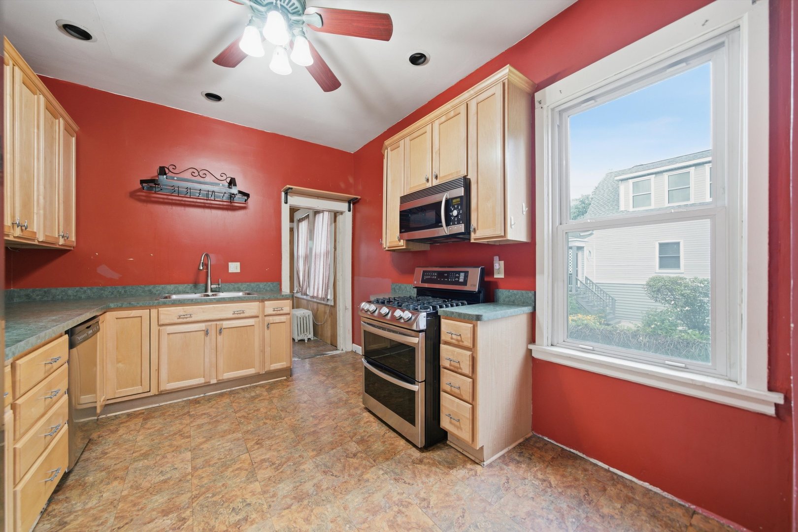 4246 Blanchan Avenue Property Photo 10