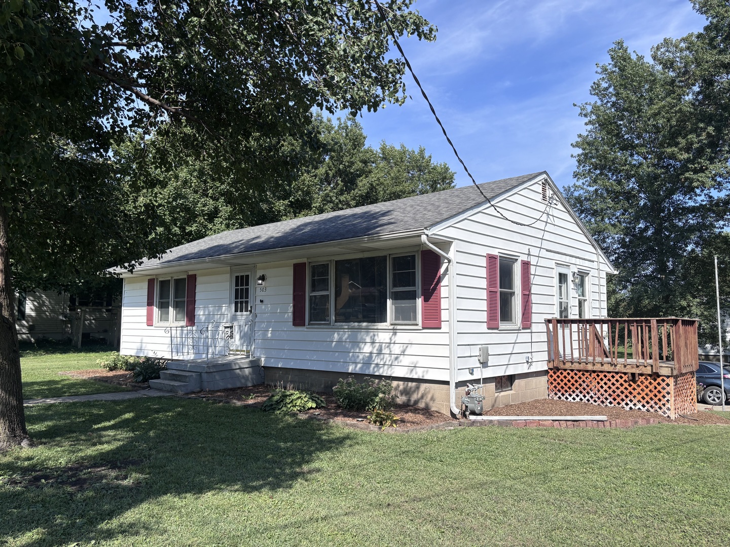 503 N Center Avenue Property Photo 1