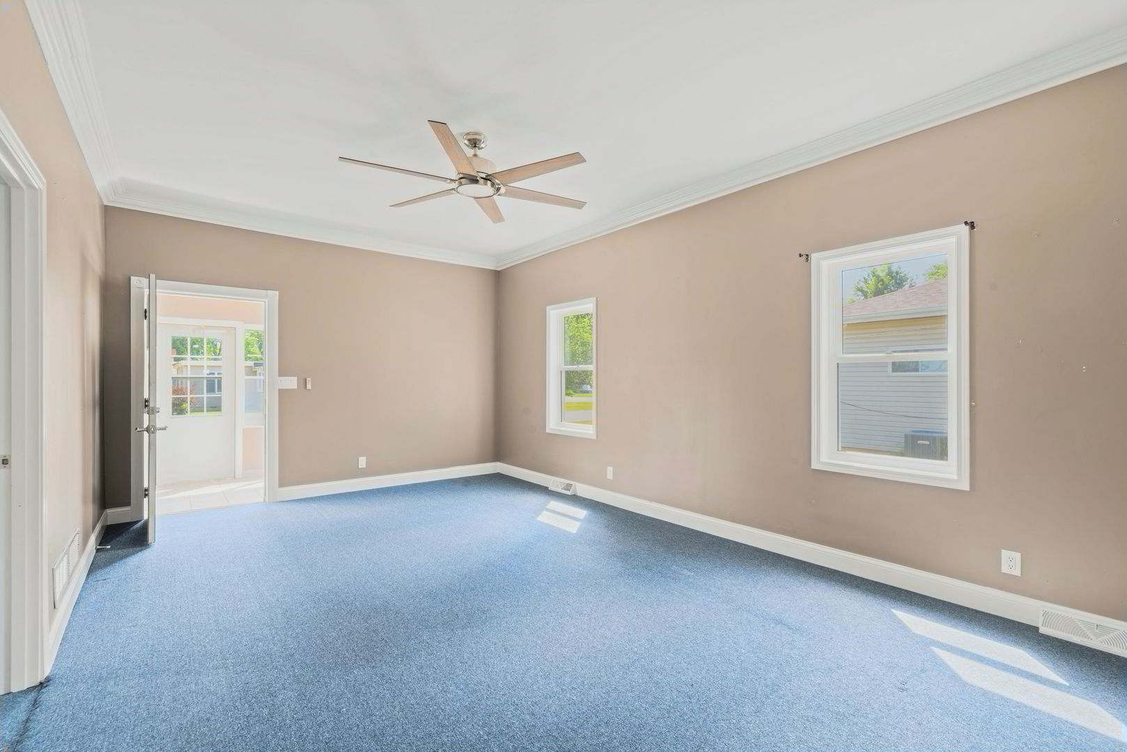 107 E Prairie Street Property Photo 5