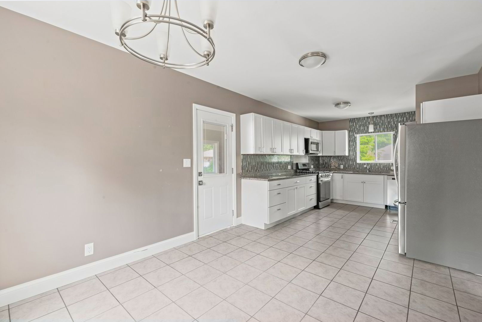 107 E Prairie Street Property Photo 8