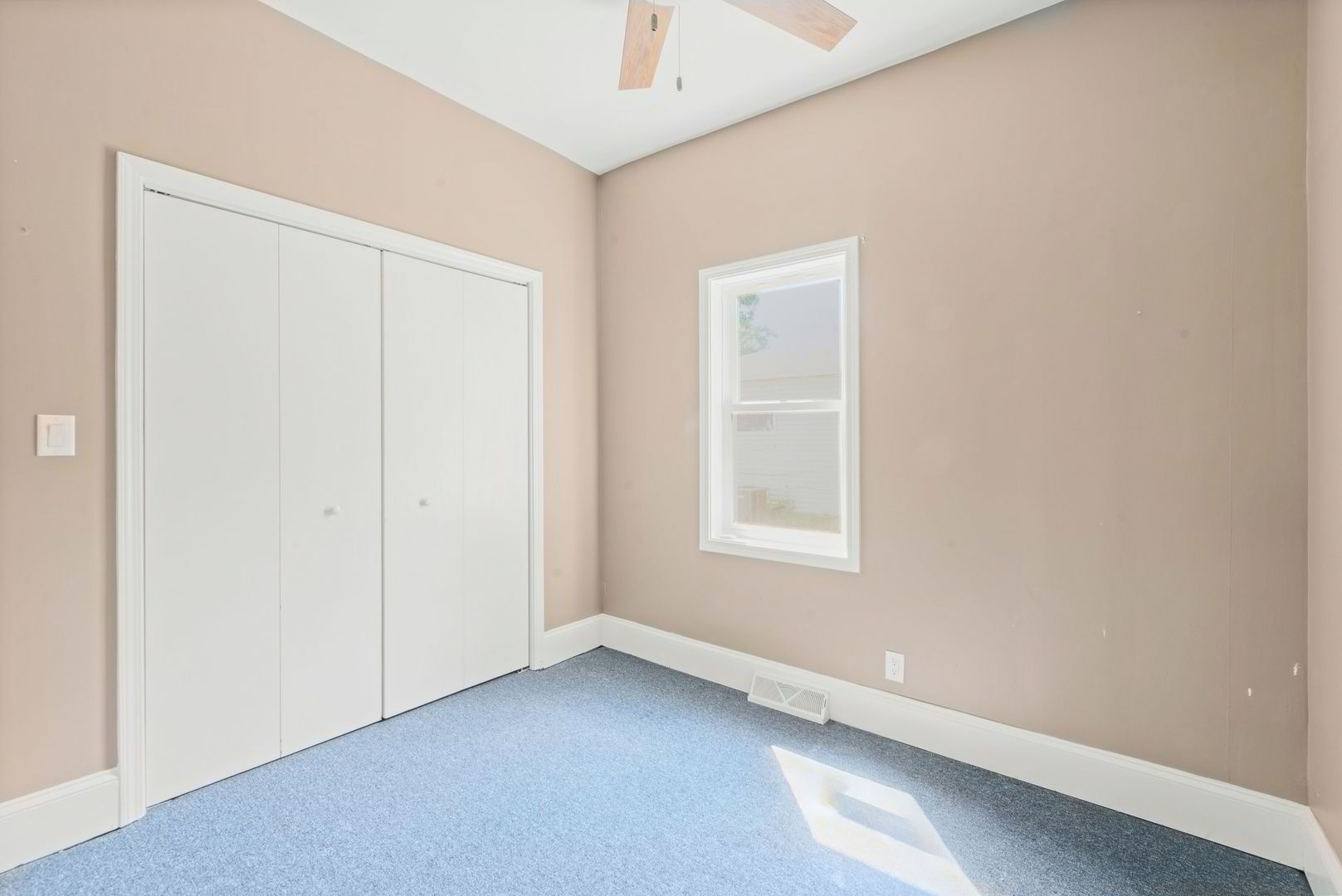 107 E Prairie Street Property Photo 14