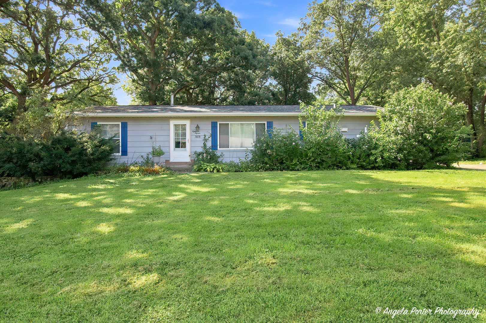 1815 Grandview Drive Property Photo 1