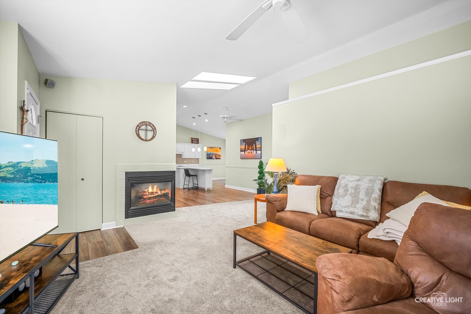 687 S Elizabeth Street Property Photo 4