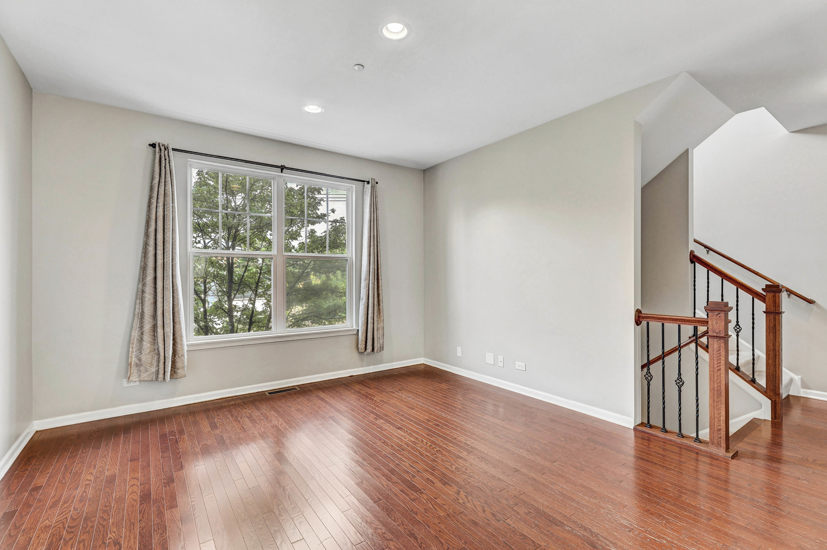 318 Laurel Avenue Property Photo 5
