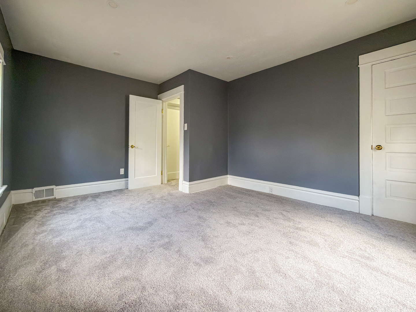 1635 5th Avenue Property Photo 23