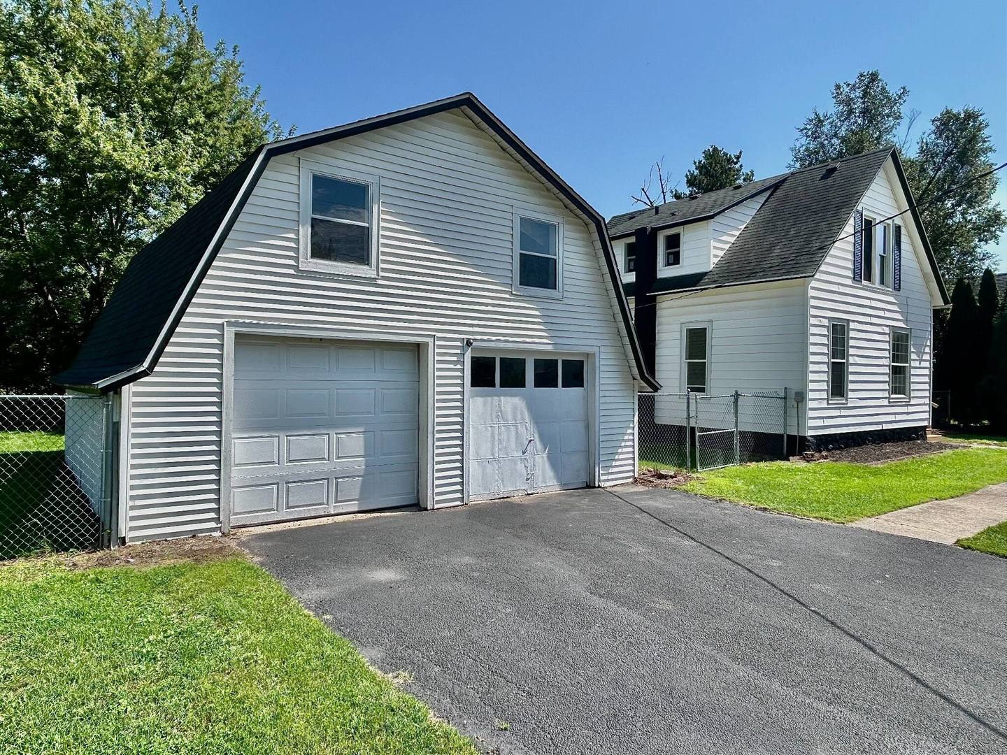 335 5th Street Property Photo 2