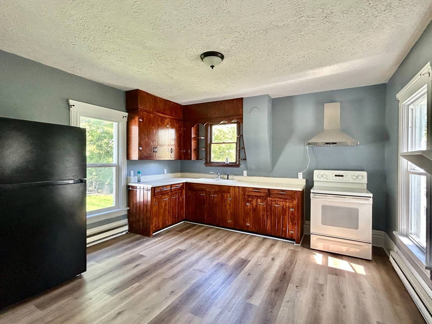 335 5th Street Property Photo 7