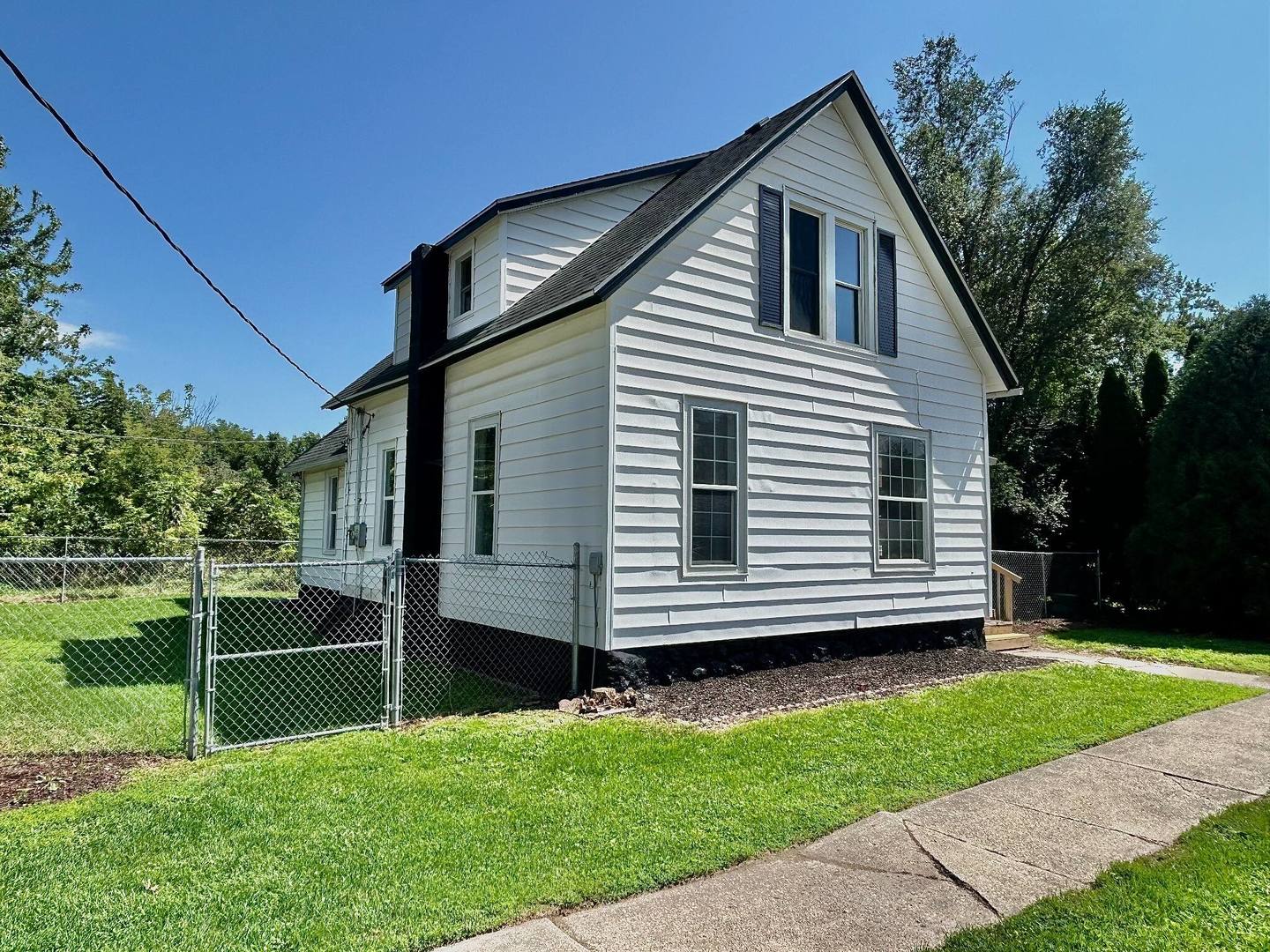 335 5th Street Property Photo 13