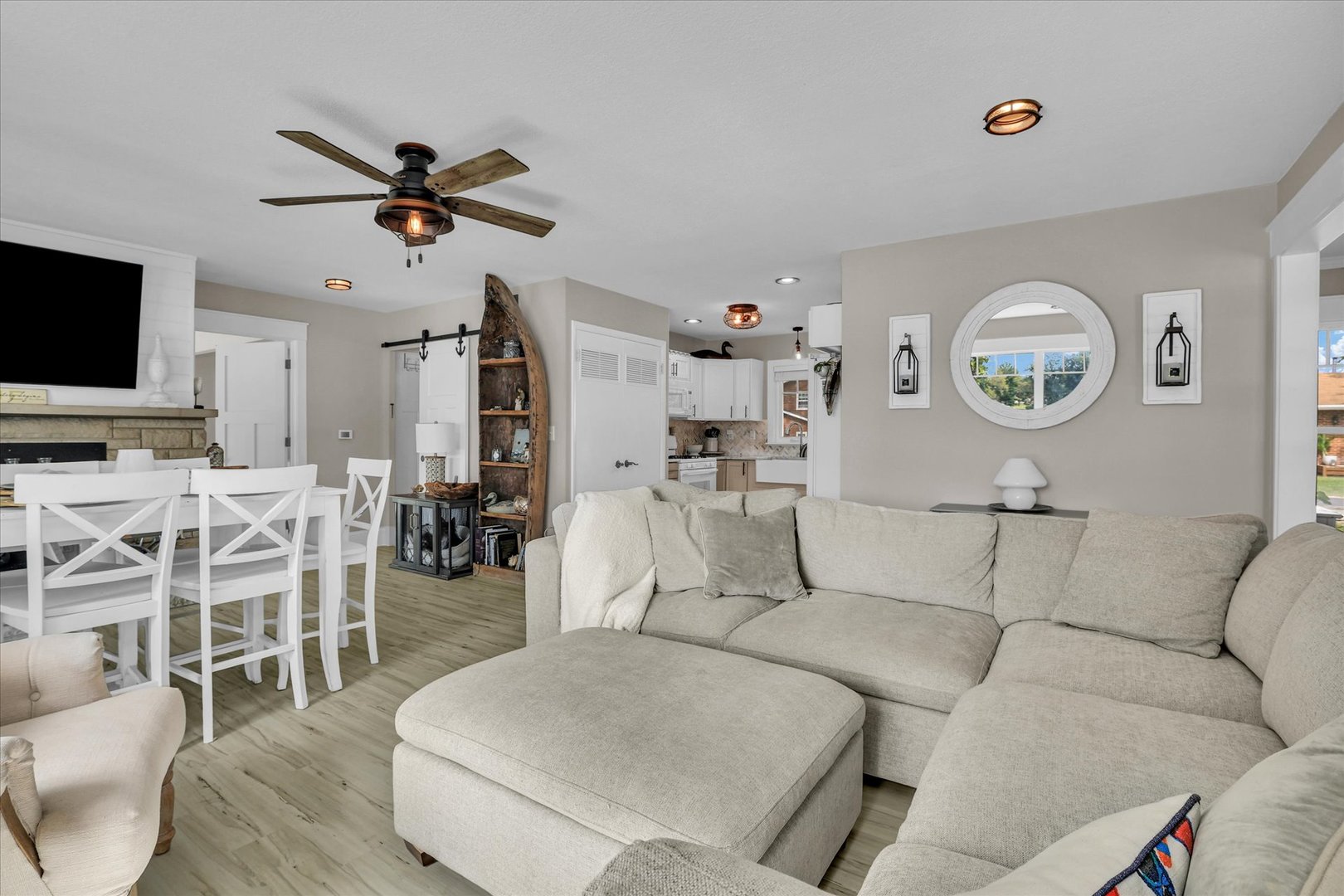 1513 W Point Drive Property Photo 14