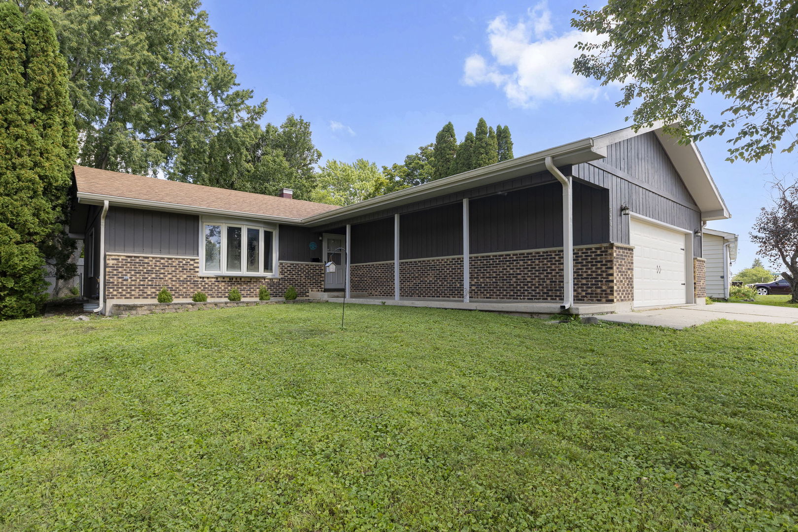 824 Royal Drive Property Photo 2