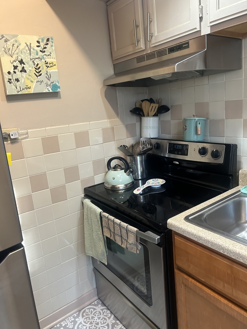1762 W 95th Place Property Photo 29