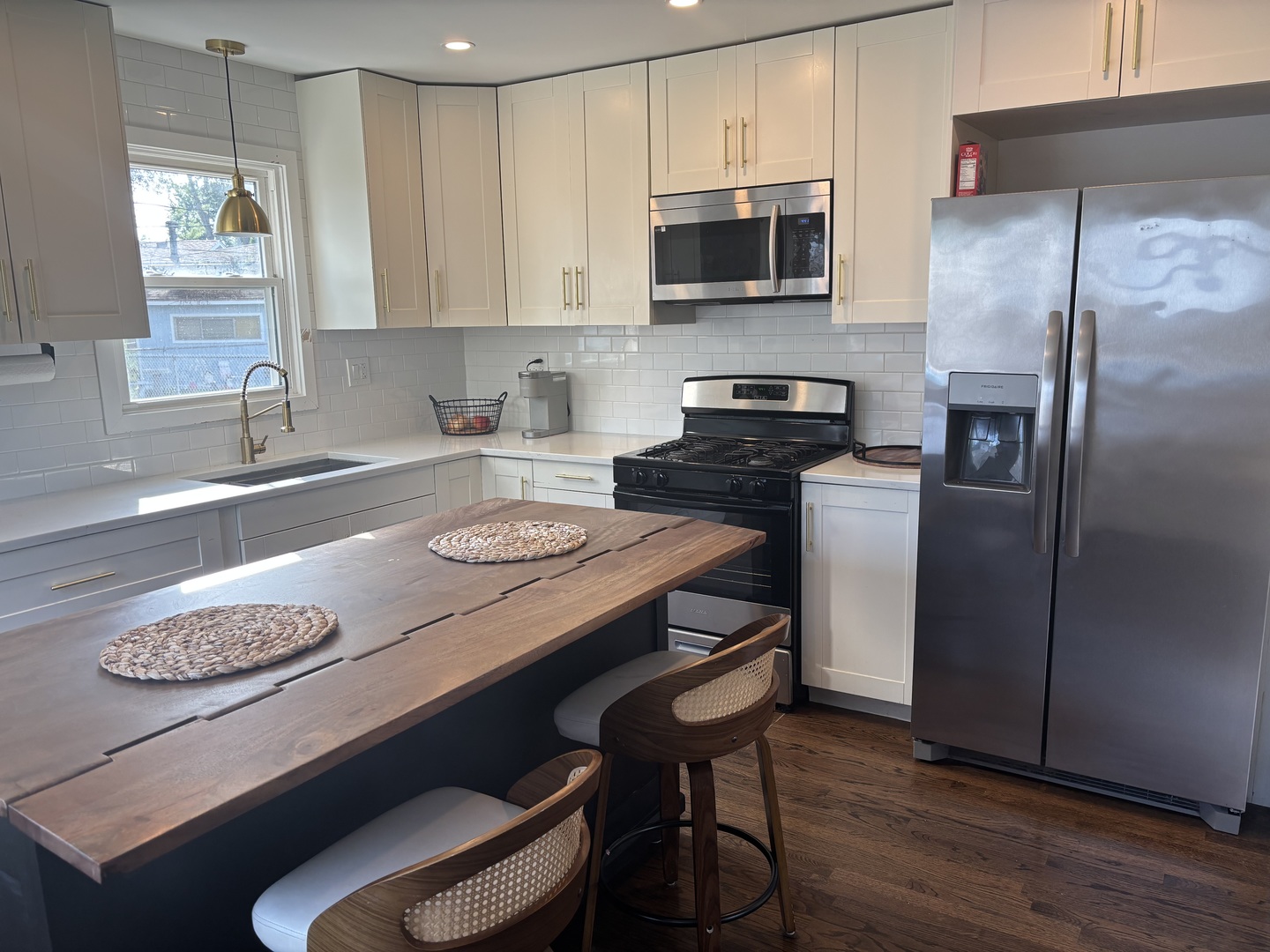 15208 Lawndale Avenue Property Photo 2