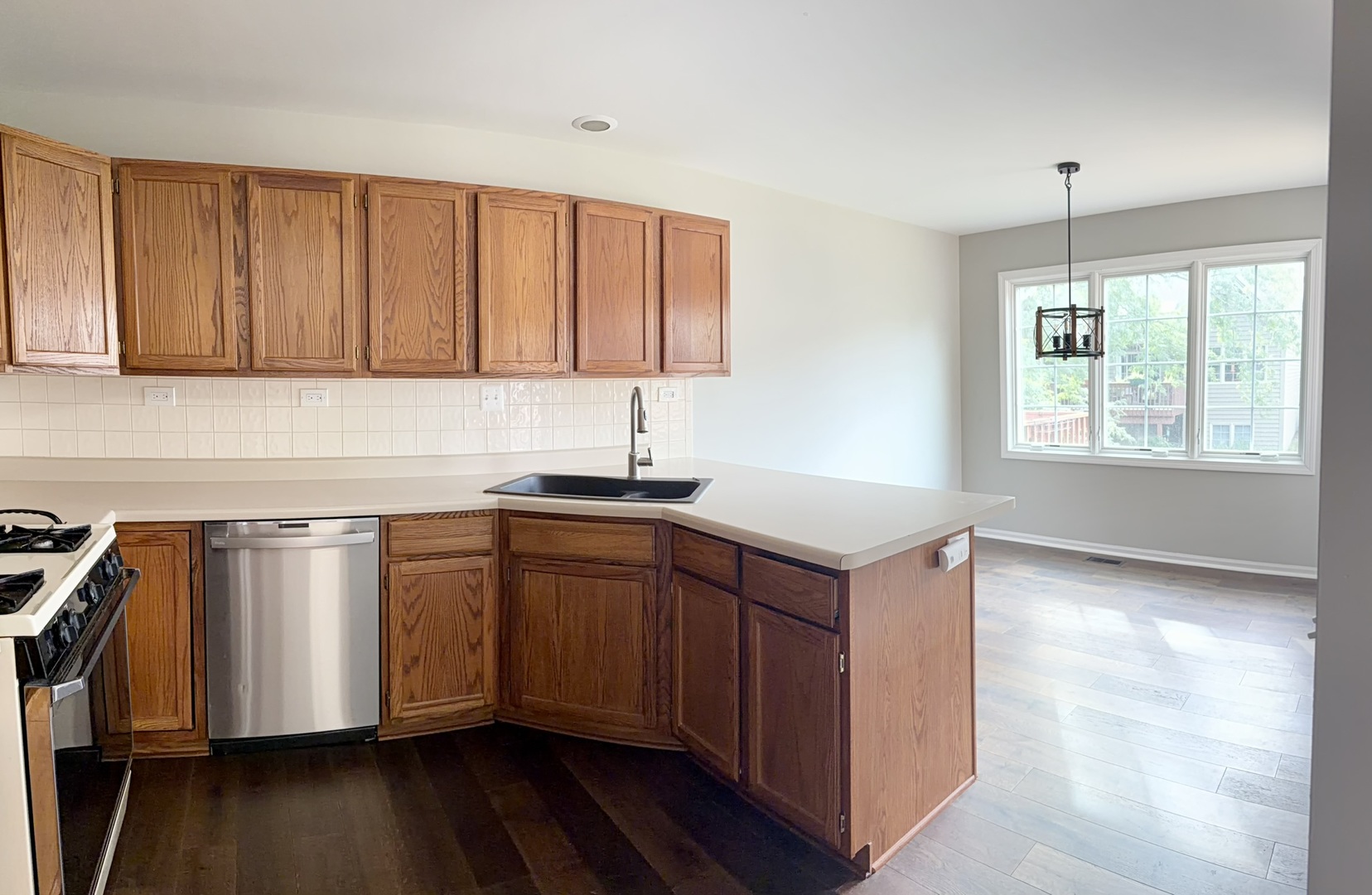 516 Silver Aspen Circle Property Photo 5