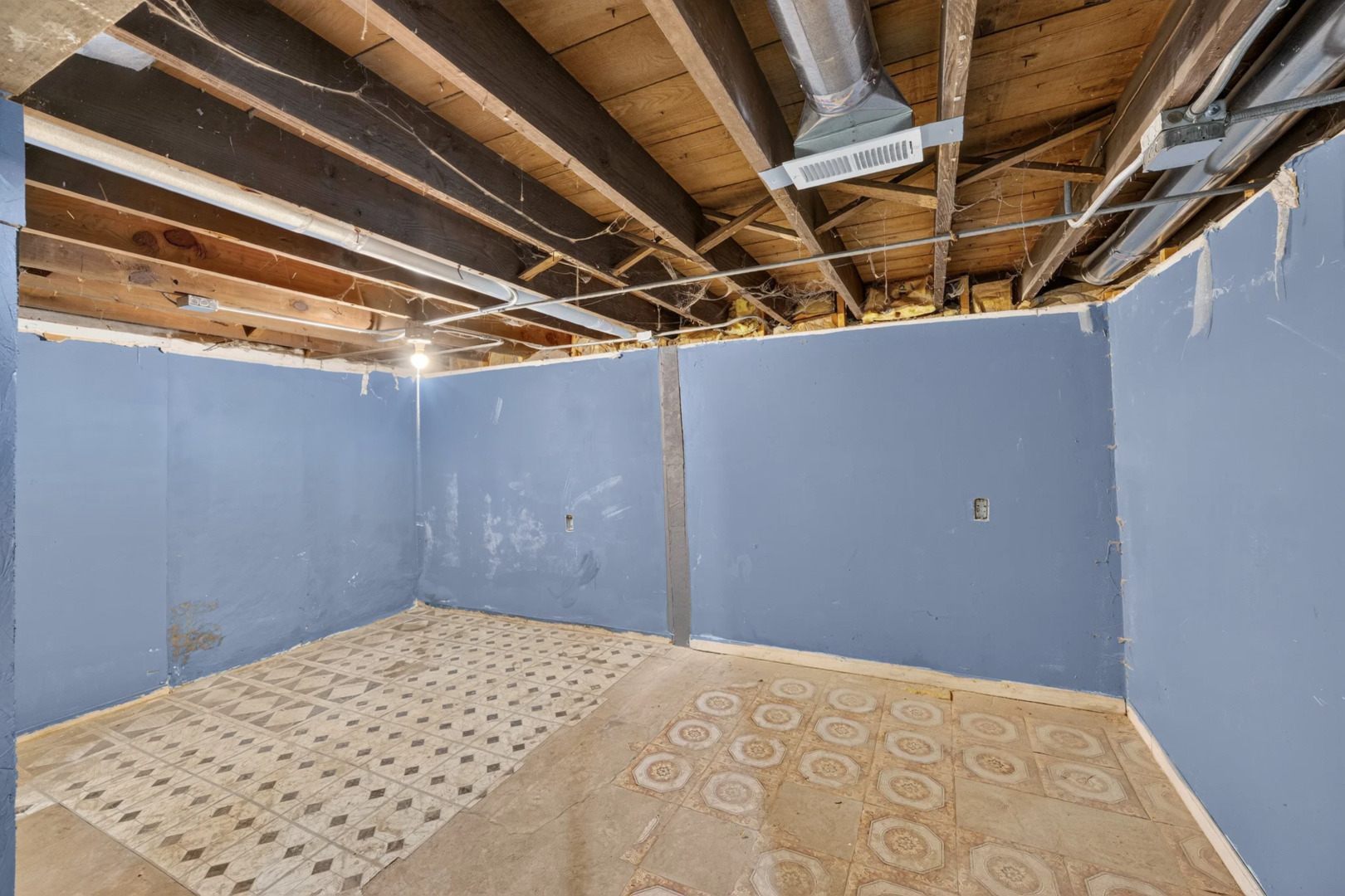 63 W 15th Street Property Photo 22