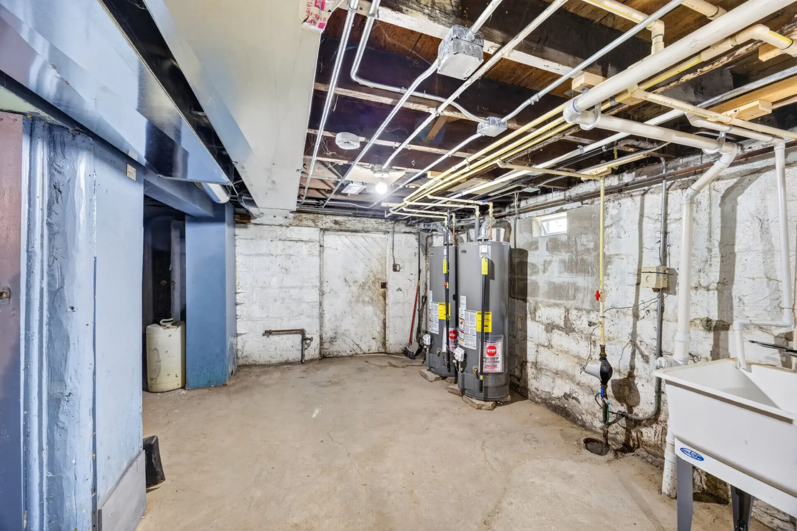 63 W 15th Street Property Photo 24