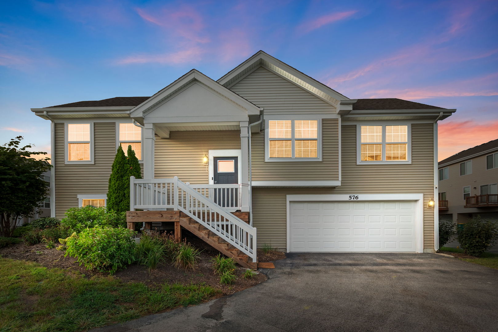 576 Spring Leaf Drive Property Photo 1