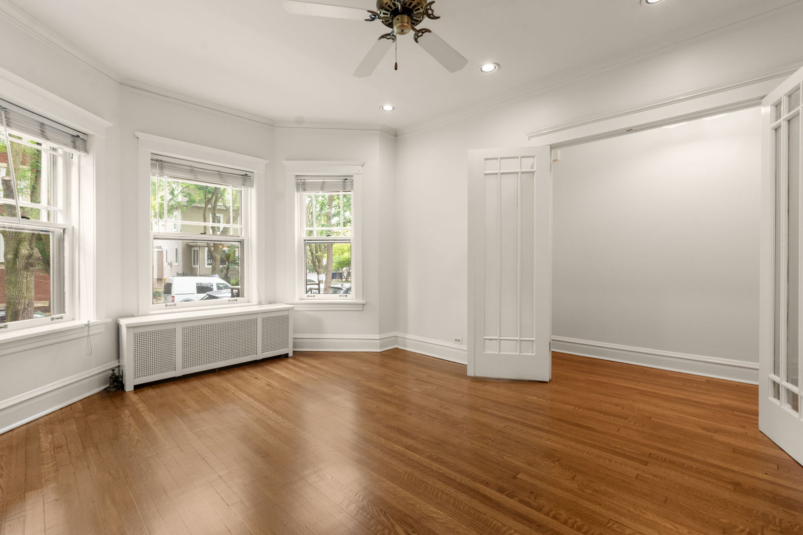 1335 W Hollywood Avenue Property Photo 9