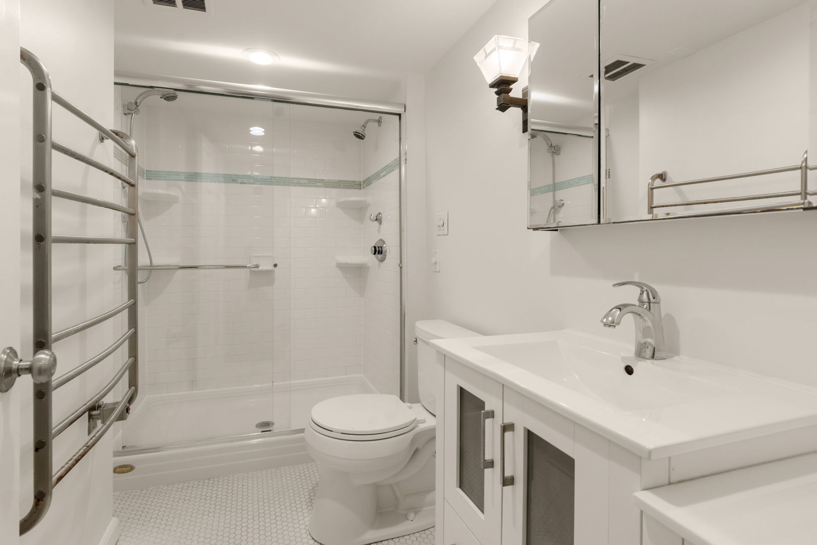 1335 W Hollywood Avenue Property Photo 11
