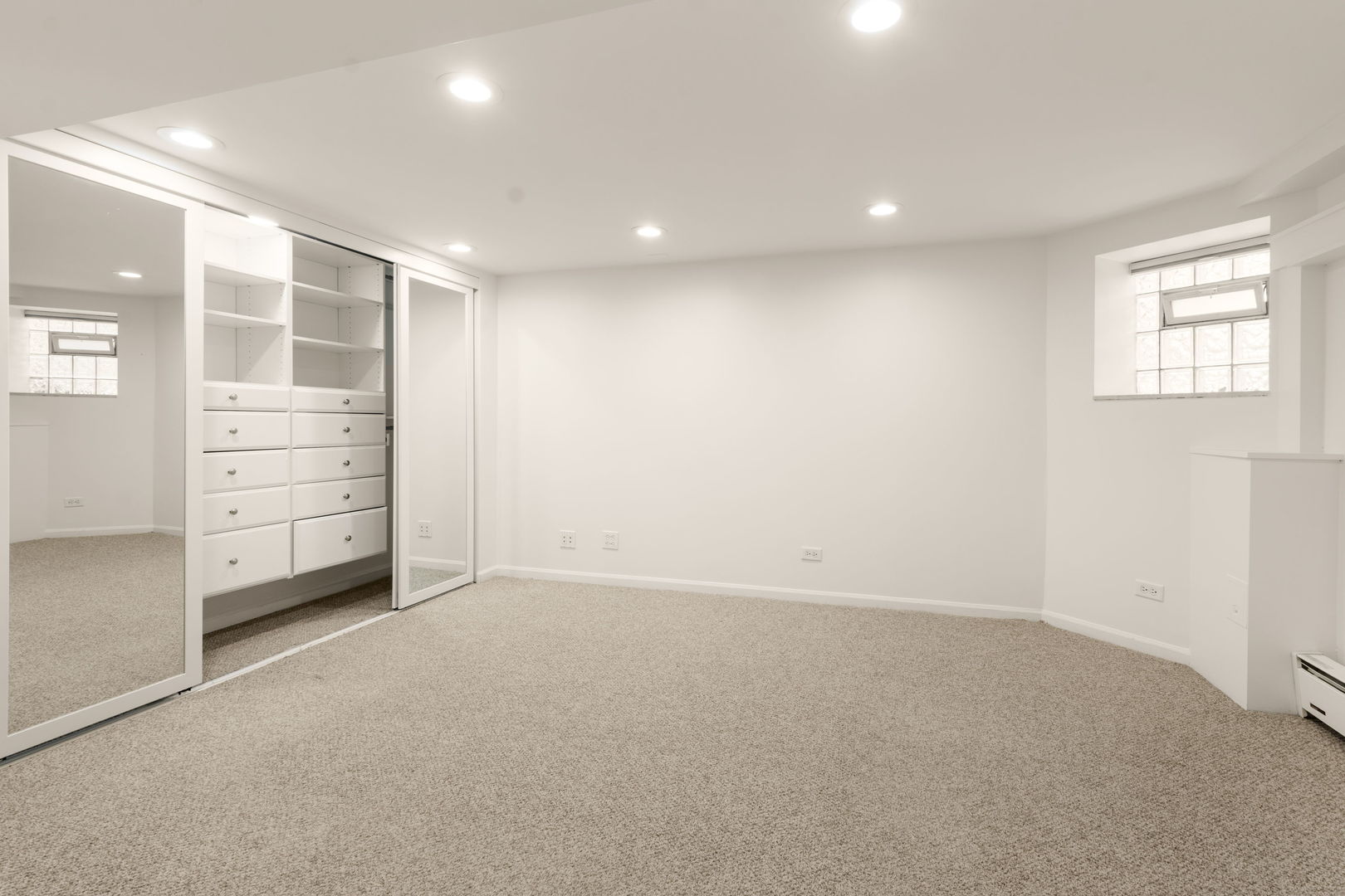 1335 W Hollywood Avenue Property Photo 12