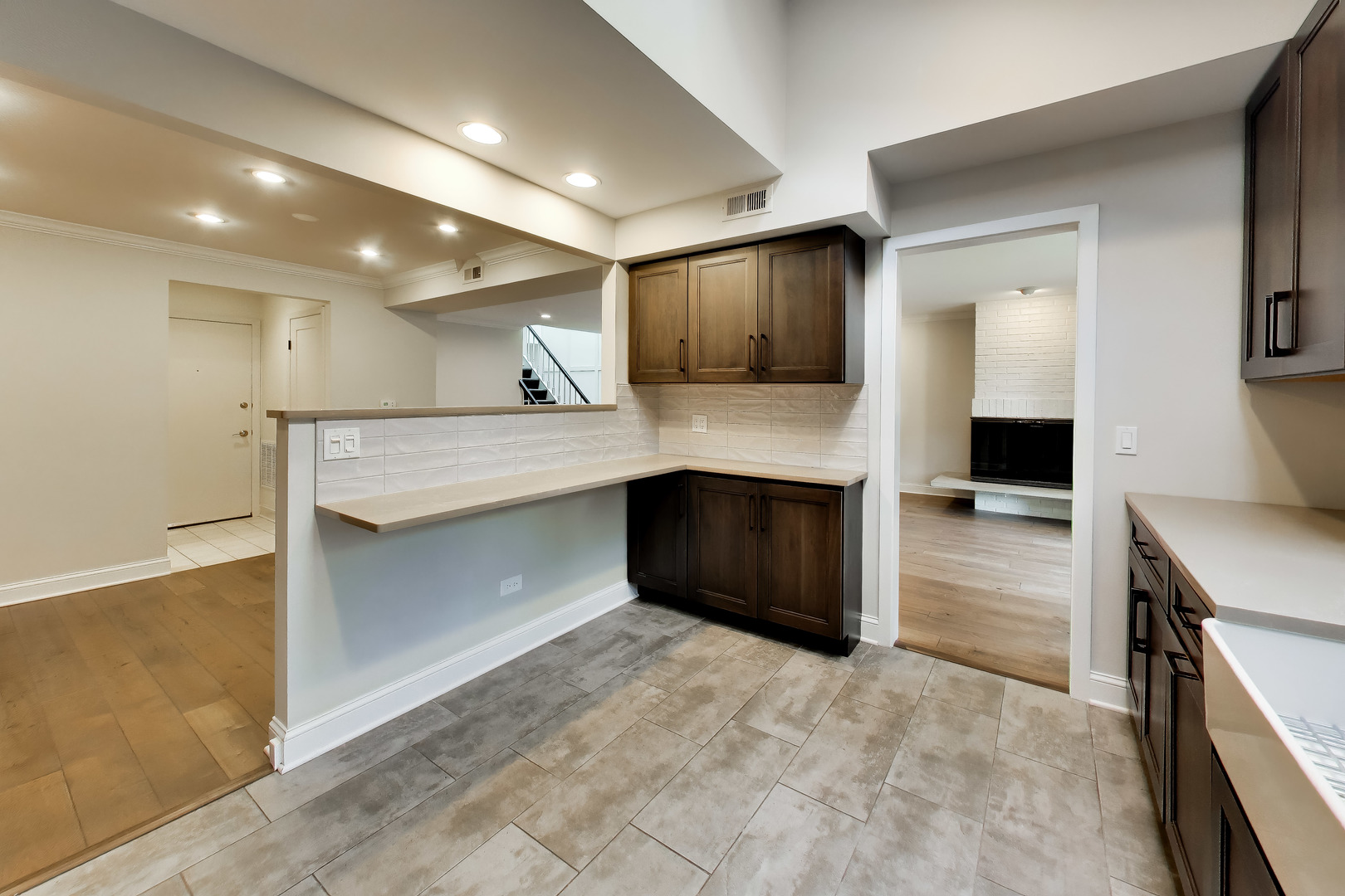 1712 Wildberry Drive B Property Photo 11