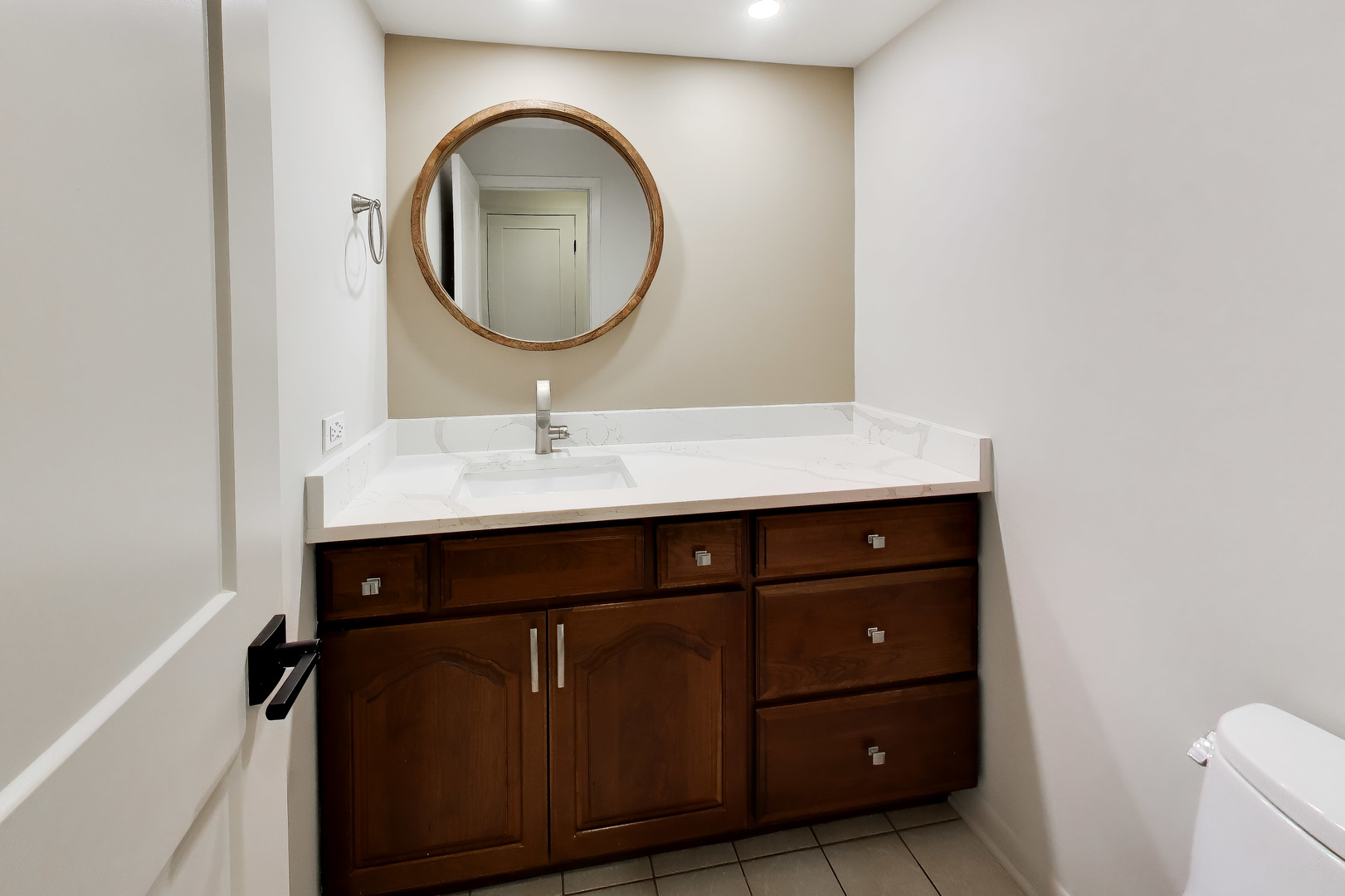 1712 Wildberry Drive B Property Photo 16